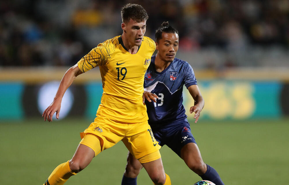 オーストラリア代表mfフルスティッチがフランクフルトに完全移籍で加入 超ワールドサッカー