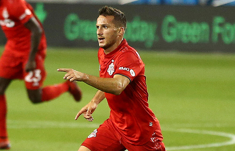 エルチェ バレンシアやエスパニョールで活躍したピアッティをフリーで獲得 超ワールドサッカー