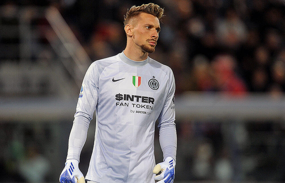 昇格クレモネーゼ インテルの控えgkラドゥをレンタル 超ワールドサッカー