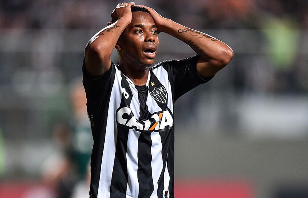 ロビーニョがミラン時代にかけられた強姦容疑で懲役9年の有罪判決 超ワールドサッカー