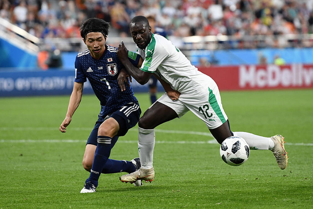 ナポリ W杯日本戦で活躍したセネガル左sbサバリ獲得に迫る 超ワールドサッカー