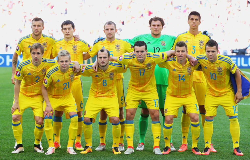 最新情報 サッカーウクライナ代表 ジンチェンコ 支給ユニフォーム - ウェア
