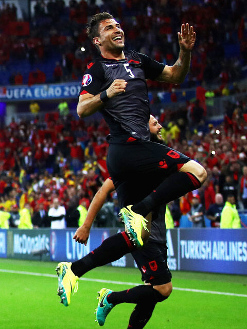 ユーロ初勝利を喜ぶアルバニア代表キャプテンdfカナ チームメイトは多くを犠牲にした 超ワールドサッカー