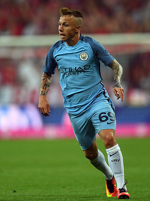 マンチェスター シティ 若手dfアンジェリーノがnacにレンタル移籍 今夏4人を送り出す 超ワールドサッカー