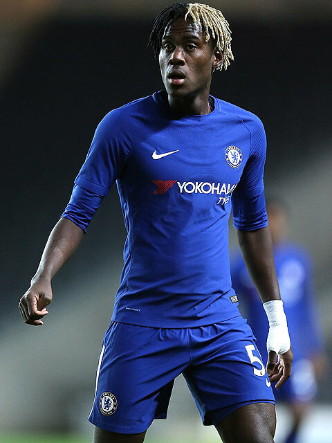 チェルシー 若手dfトレヴォ チャロバーと新契約締結 実兄はワトフォード移籍のナサニエル 超ワールドサッカー