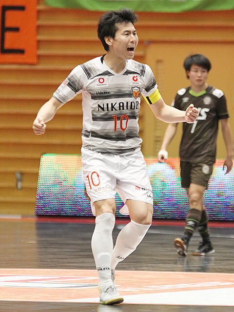 クラブ 代表共に背番号10を背負う大分のフットサル日本代表fp仁部屋和弘が活動休止 超ワールドサッカー