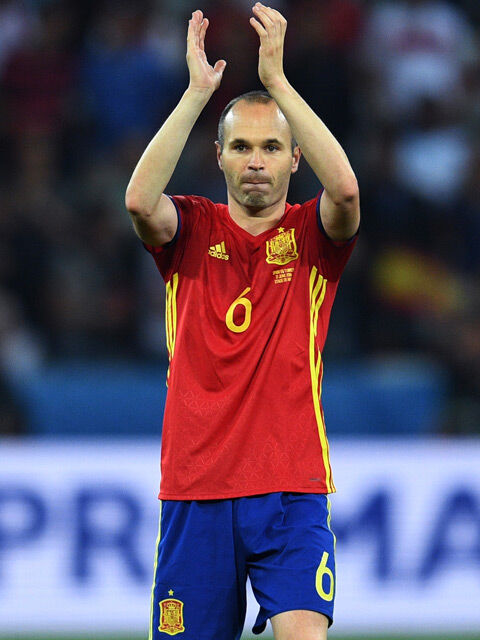 スペイン代表 選手背番号決定 神戸加入のイニエスタはお馴染みの 6 ロシアw杯 超ワールドサッカー