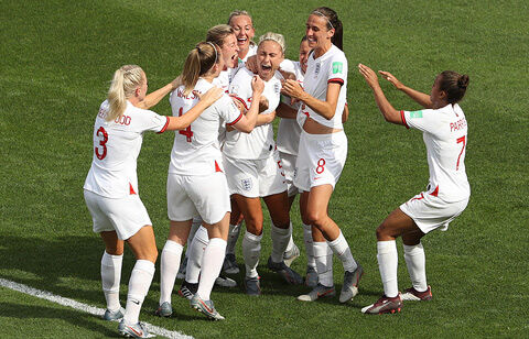 イングランドがカメルーンに3発完勝で2大会連続の8強進出を決める 女子w杯 超ワールドサッカー