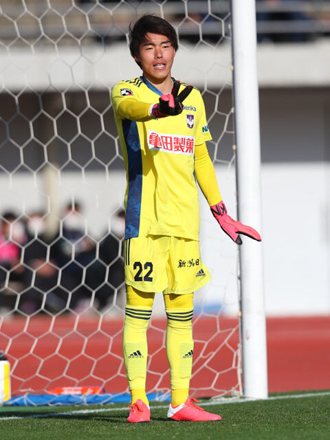 新潟gk小島亨介が左脛骨疲労骨折で3カ月の離脱 超ワールドサッカー