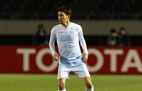 韓国で活躍する日本人mf西翼がハーフウェイラインから見せた絶妙ピンポイント浮き球スルーパス ベスト アシスト 超ワールドサッカー