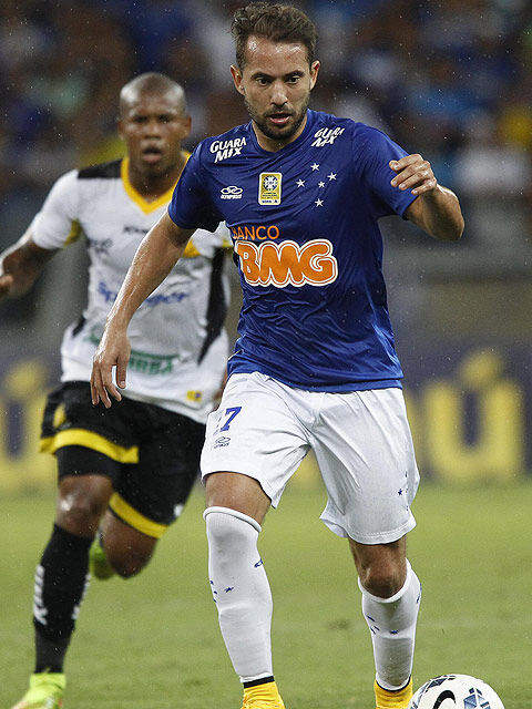 アル アハリ ブラジル代表mf獲得に近づく 超ワールドサッカー