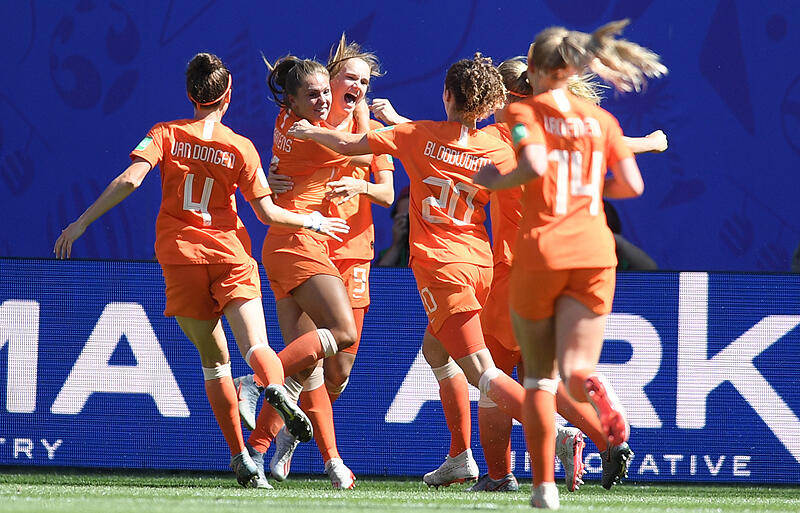 セットプレーからの2発でイタリアを撃破したオランダがベスト4進出 オランダは東京五輪の切符も獲得 女子w杯 超ワールドサッカー