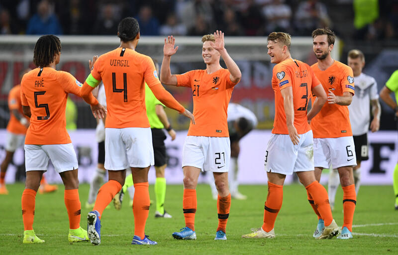 後半に4発のオランダがドイツに逆転勝利 上位を追走 ユーロ予選 超ワールドサッカー