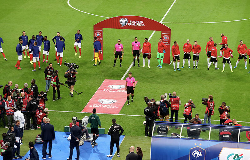 フランス失態 国歌を取り違えキックオフ遅れ さらに謝罪の相手も間違える失態 超ワールドサッカー