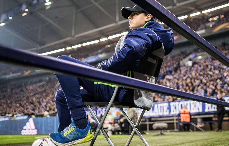 英5部で異常事態 ボールボーイ全員が退場処分を食らう 超ワールドサッカー