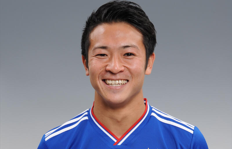横浜fmのdf高野遼が一般女性と入籍 妻に恩返し 超ワールドサッカー
