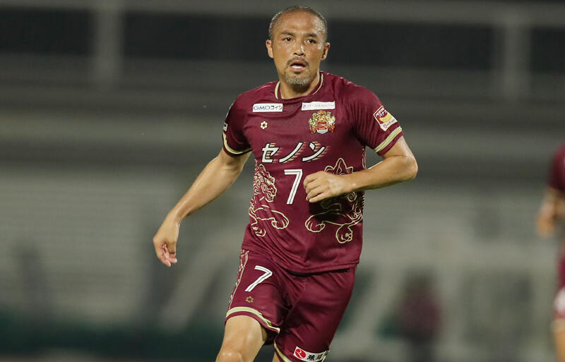 元日本代表mf小野伸二が琉球と契約更新 夢や希望を与えられるプレーを 超ワールドサッカー
