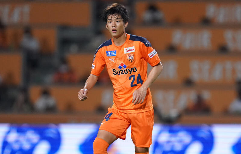 Df岡崎慎がfc東京に復帰 清水に期限付き移籍し13試合に出場 超ワールドサッカー