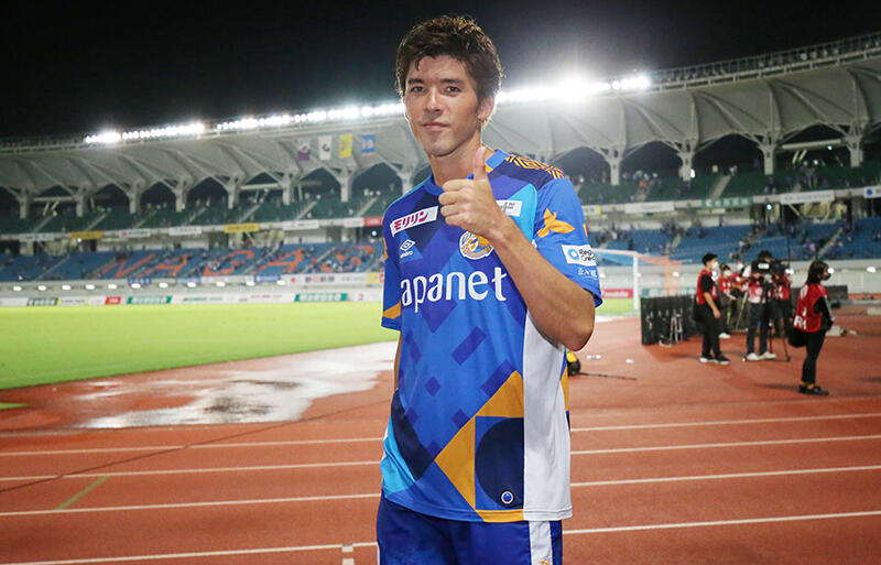 長崎がチーム最多7ゴールの富樫敬真と契約更新 36歳のベテランgk徳重健太とも 超ワールドサッカー