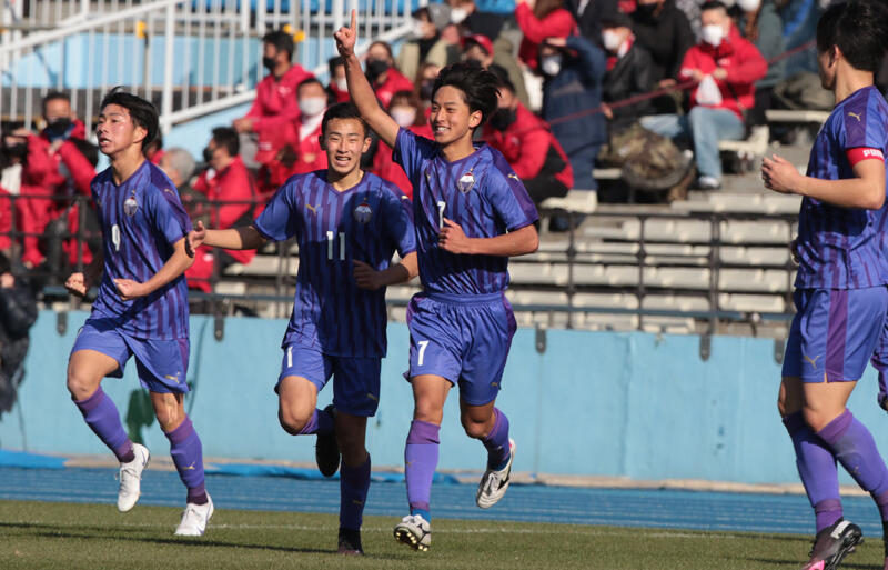 富山第一が福岡輝の一発で神村学園を下し 5大会ぶりのベスト8進出 高校サッカー選手権 超ワールドサッカー