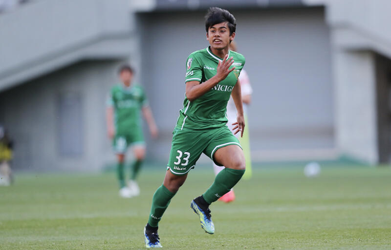 これが育成ヴェルディの成果 15歳mfがj2リーグ最年少デビューを飾る 六川亨の日本サッカーの歩み 超ワールドサッカー