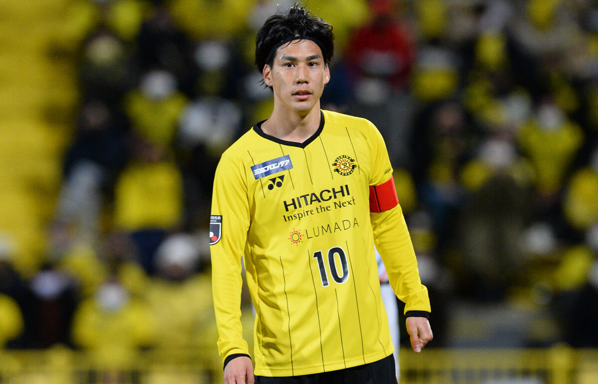 浦和が柏の10番 日本代表mf江坂任を完全移籍で獲得 正直想像もしていませんでした 超ワールドサッカー