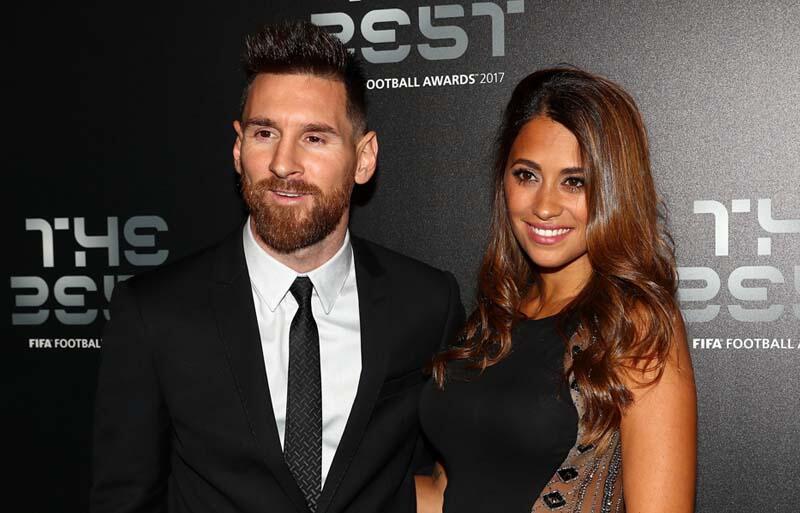 新たな冒険へ メッシの妻が パリ行き の機内写真を投稿 超ワールドサッカー