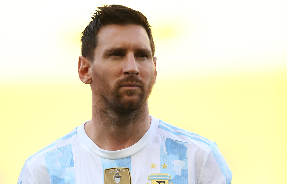 アルゼンチンサポーターの双子 腕にお揃いの メッシのタトゥー を入れる 超ワールドサッカー