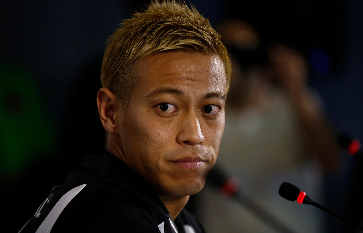 本田圭佑が新天地デビュー戦でいきなりゴール 9カ国目のスドゥーヴァでもゴール達成 超ワールドサッカー