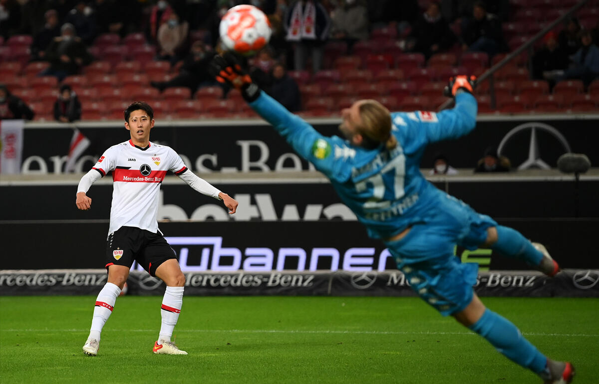 ブンデス初ゴールの伊藤洋輝 遠藤航が祝福も 本音を言うと 超ワールドサッカー