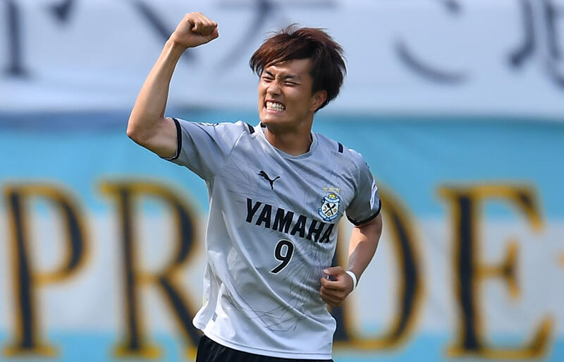 横浜fc移籍で心機一転の小川航基 大晦日に自身snsで結婚発表 超ワールドサッカー