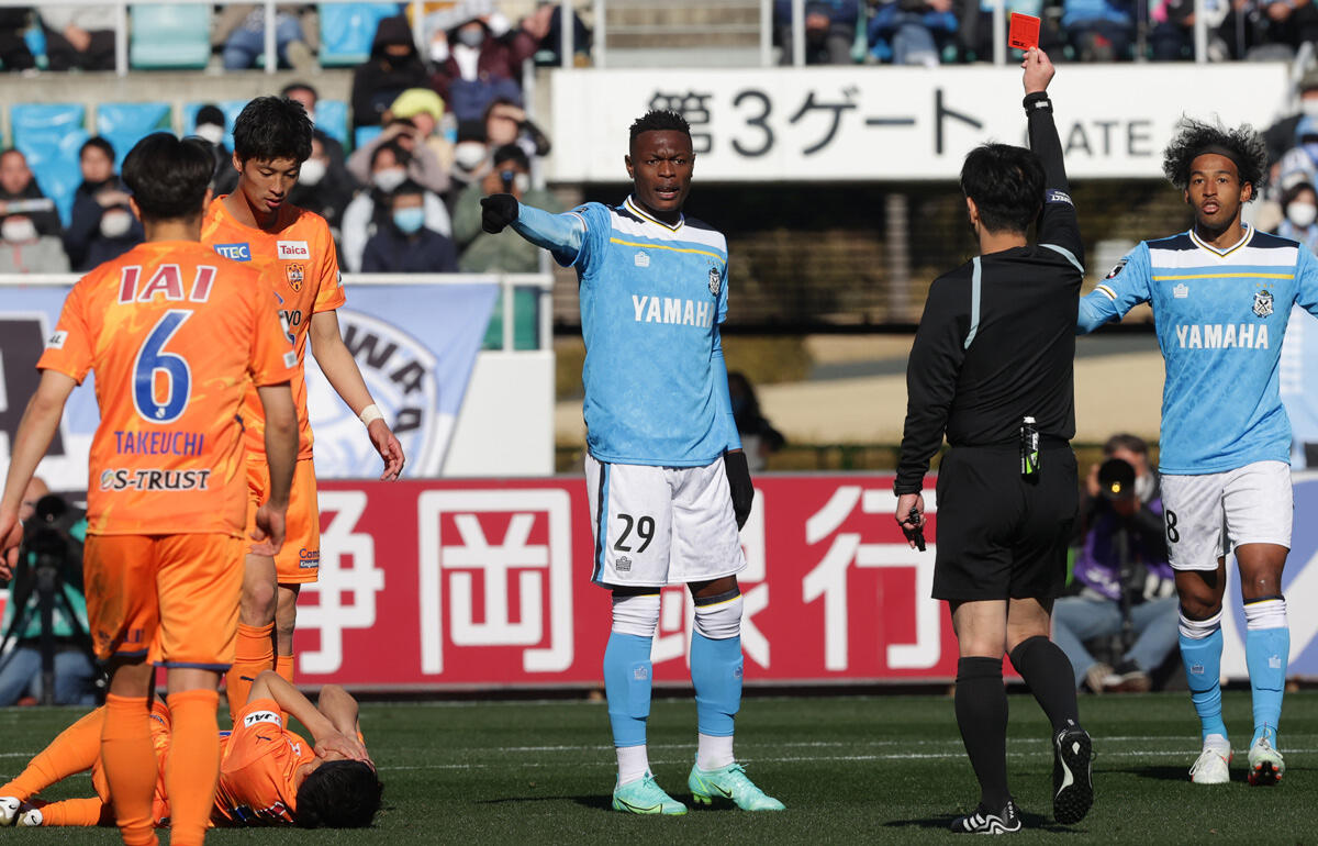既に退場者9人の異常事態 Jリーグで何が起きている 編集部コラム 超ワールドサッカー