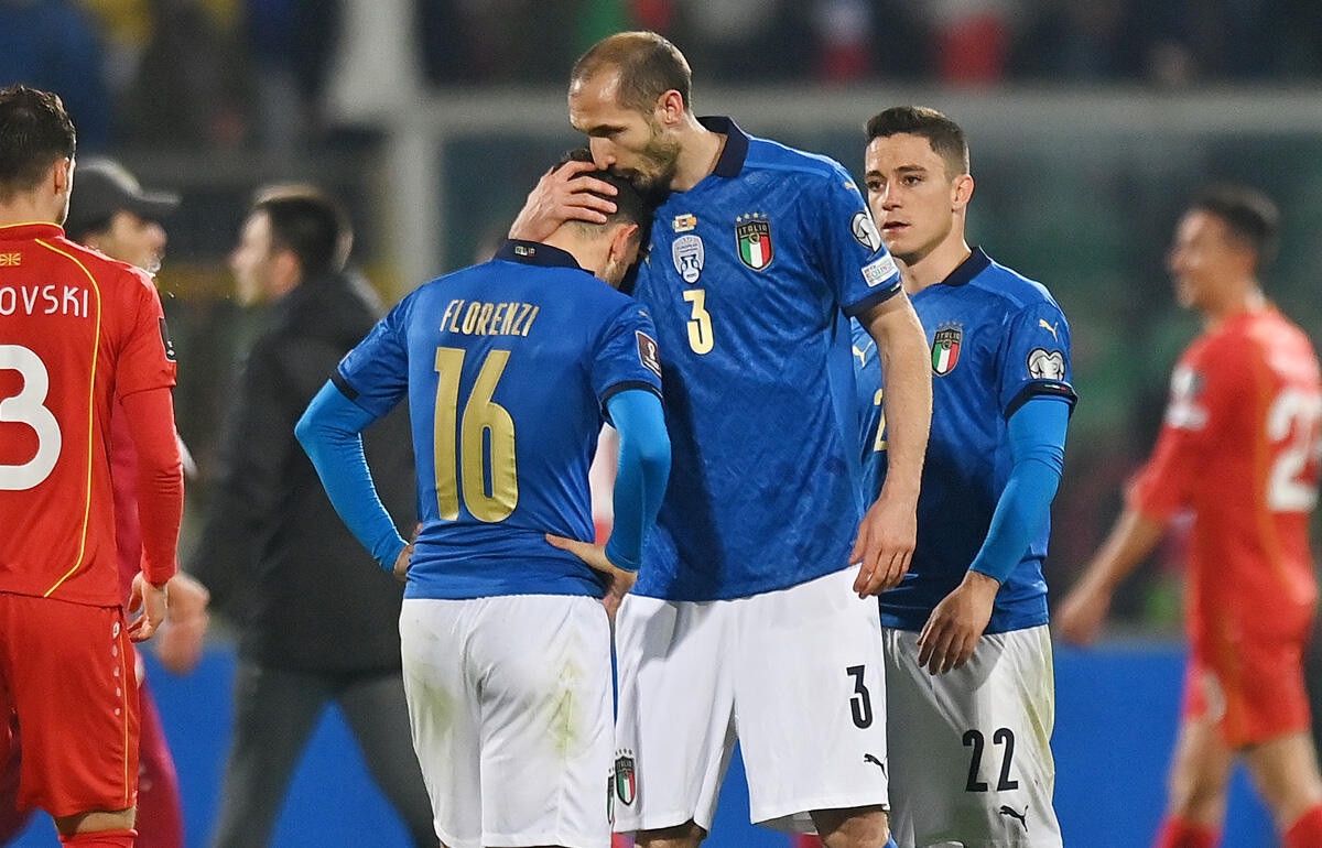 恥ずかしい更衣室」W杯出場逃したイタリアのロッカールームに非難殺到