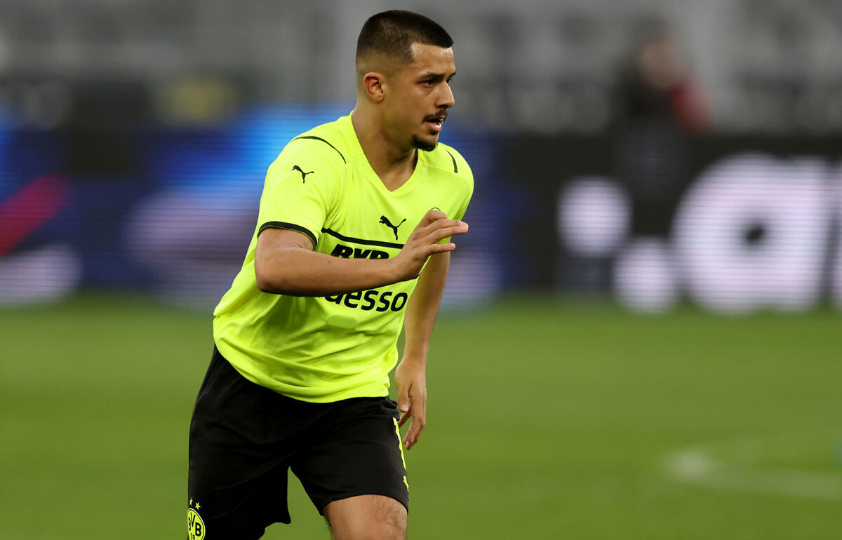 ドルトムント 今季ブンデスデビューも果たした18歳dfセミッチとプロ契約締結 超ワールドサッカー