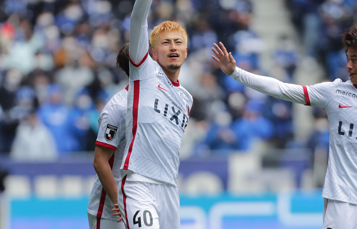 鈴木優磨　victory 2,898点の鈴木 優磨の写真と高解像度写真 - Getty Images
