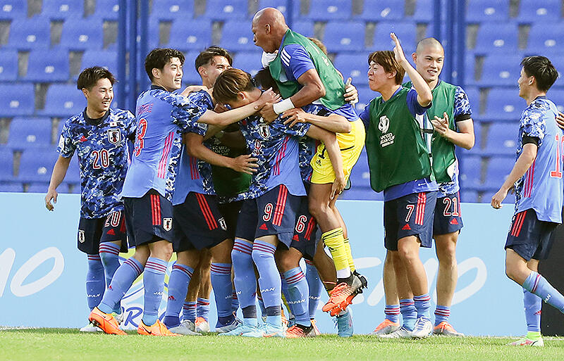 U 21日本代表がuaeとの接戦制して白星発進 Gk鈴木彩艶のpkストップ直後に細谷真大が決勝点 Afc U 23 アジアカップ 超ワールドサッカー