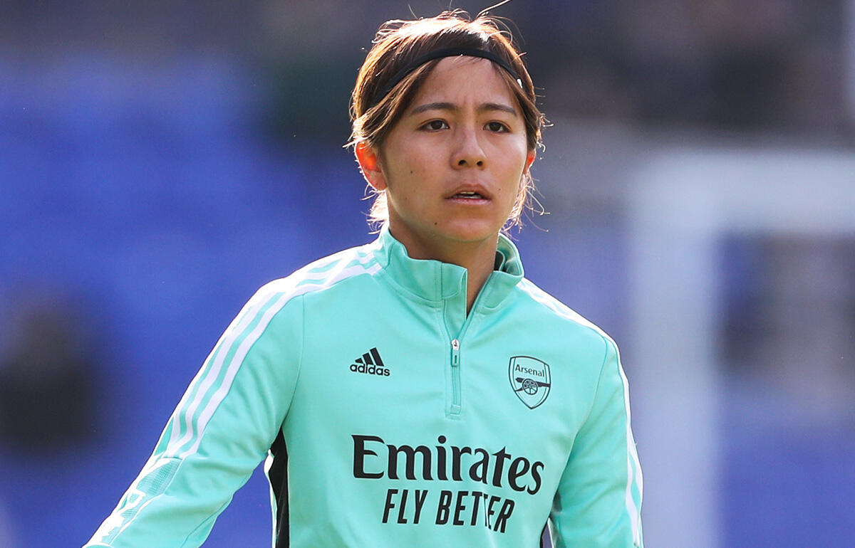 サイコーな笑顔」岩渕真奈がアディダスショップへ、W杯歴代試合