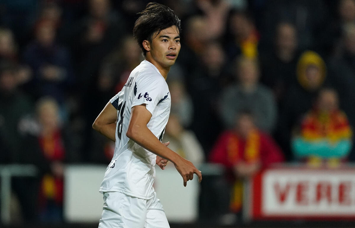 サッカー日本代表 伊東純也 レギュラーカード 刺々しい 2021 2022