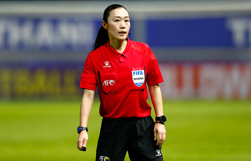 山下良美さんが日本人女性初のプロ審判契約 カタールw杯で主審に選出 超ワールドサッカー