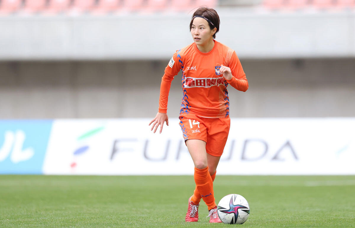 女優さん 綺麗な脚 新潟l 北川ひかるが夏の思い出の 花火 ショット 彼女との夏の1ページ 超ワールドサッカー