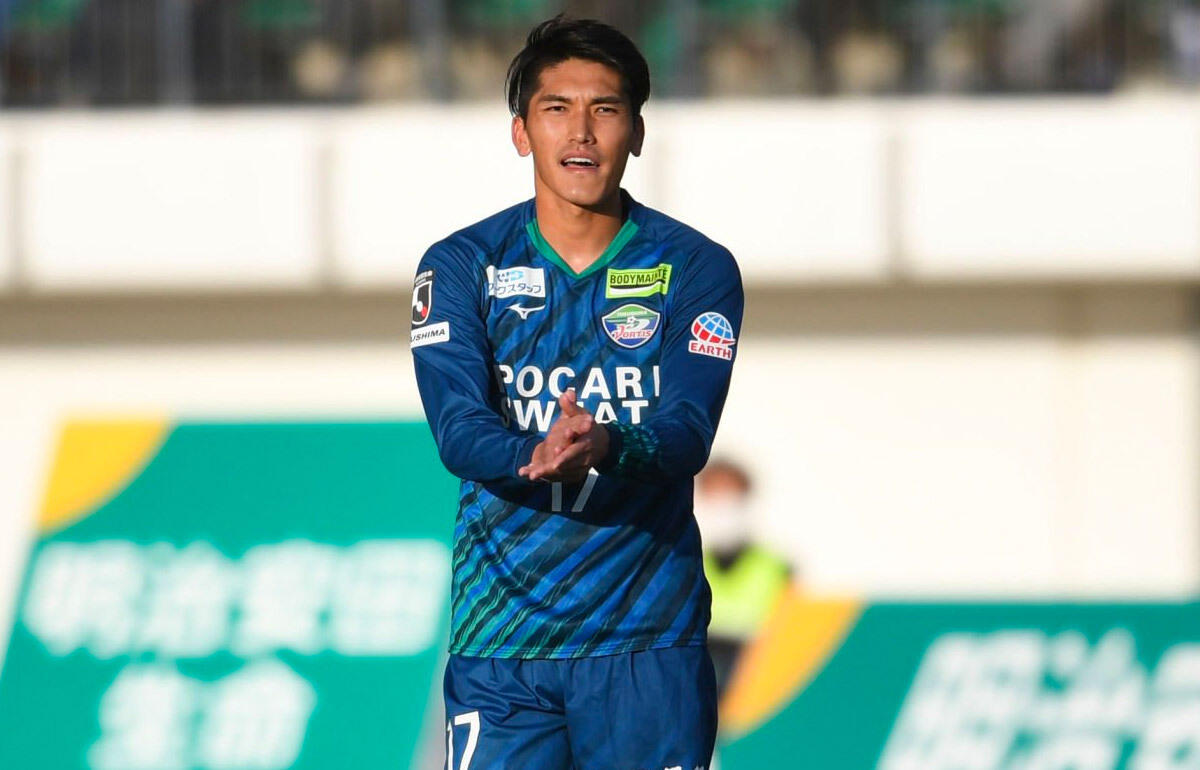 一美 奥様めちゃキレイ」「どこで知り合うんだろう」徳島FW一美和成の200試合達成セレモニーが大反響！ 奥様に視線が集中「お綺麗ですね」 -  超ワールドサッカー！