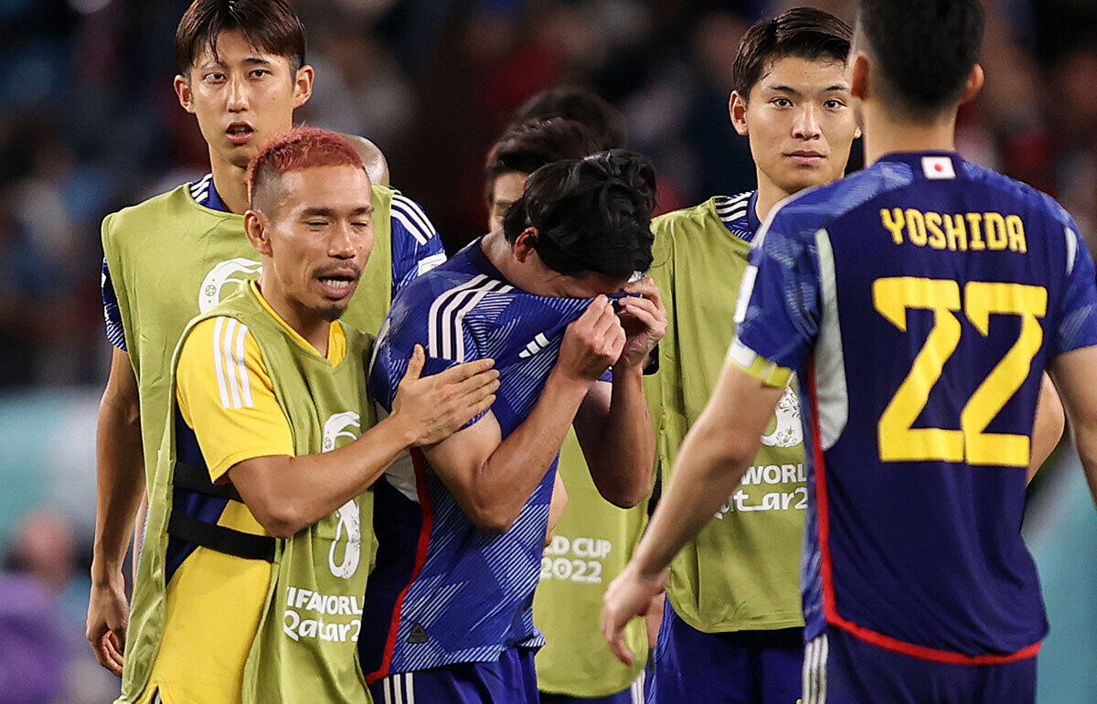 レア物】2002 FIFA WORLD CUP：決勝戦で使用の折り鶴