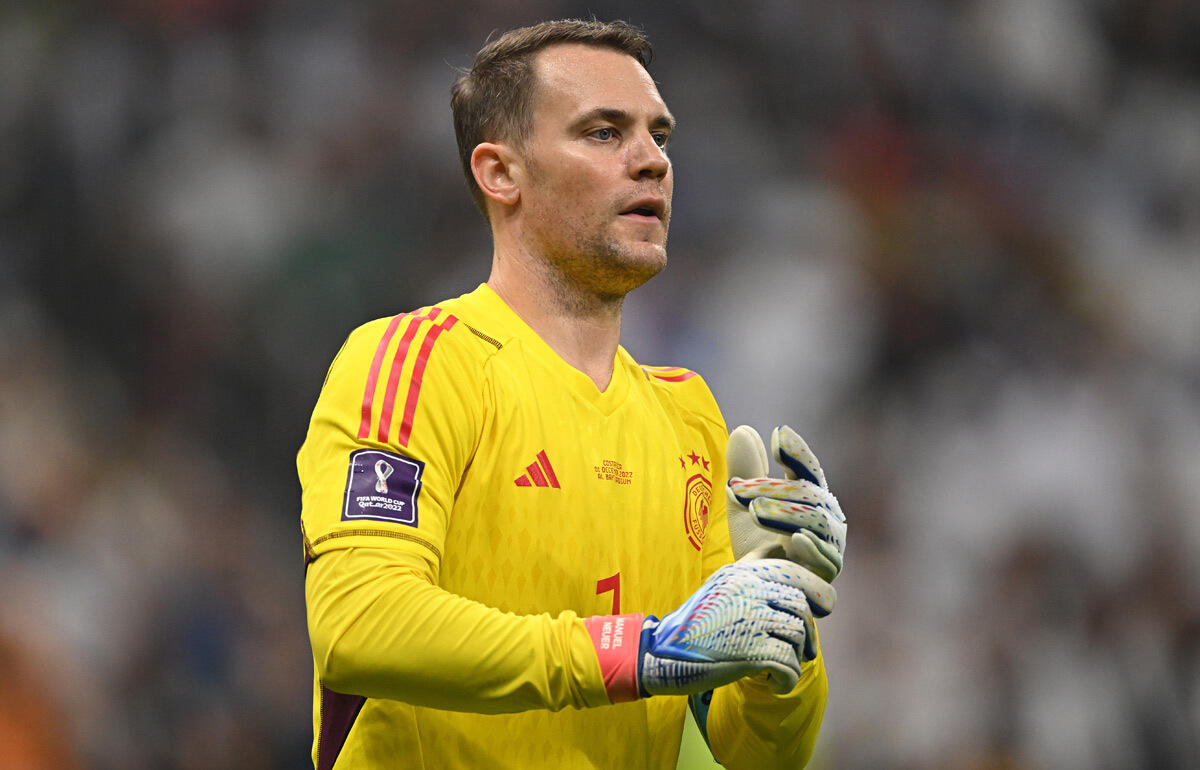 休暇中のスキーで足を骨折し今季終了となったノイアー