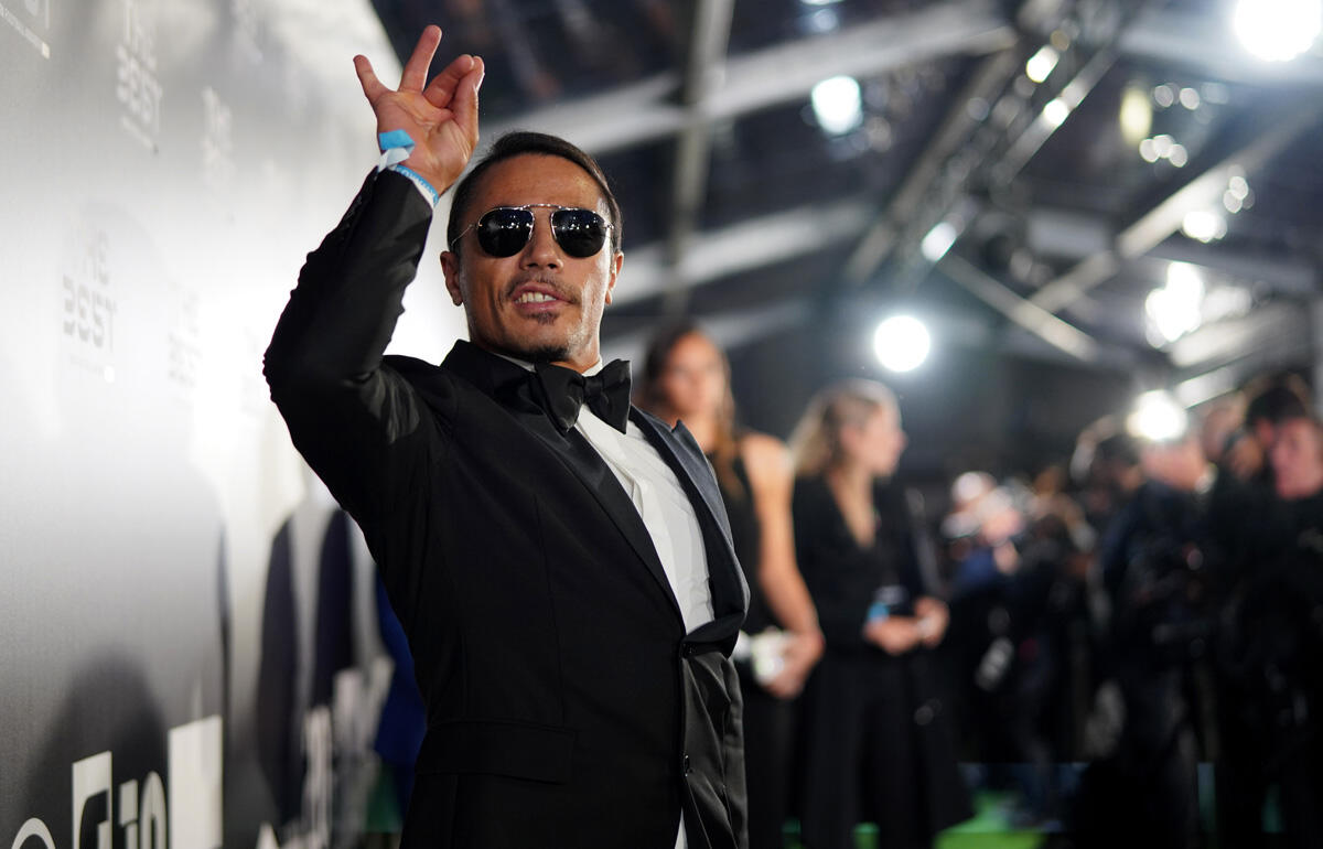 SNSなどで独特なフォームの塩振りが話題のSolt Bae(ソルトバエ)