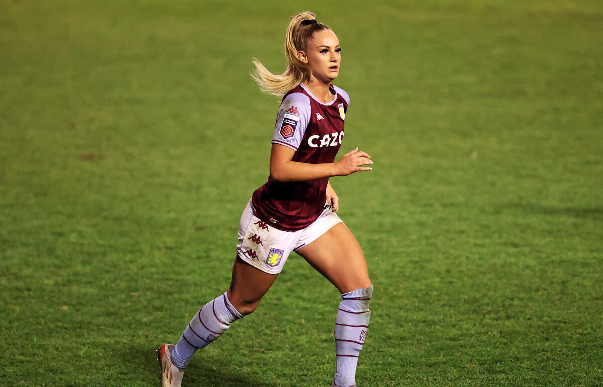 女子サッカー　セクシー 