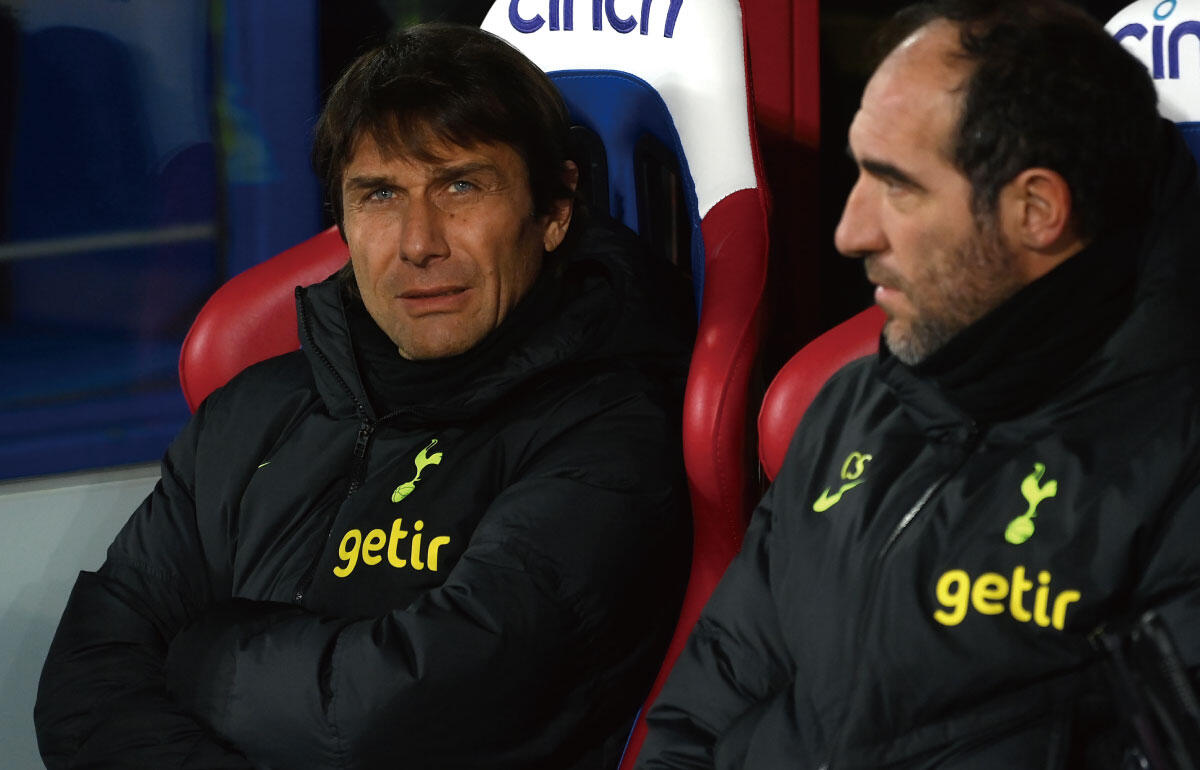 C・ステリーニ氏(写真右)、FAカップ3回戦の前日会見にコンテ監督の代役で出席