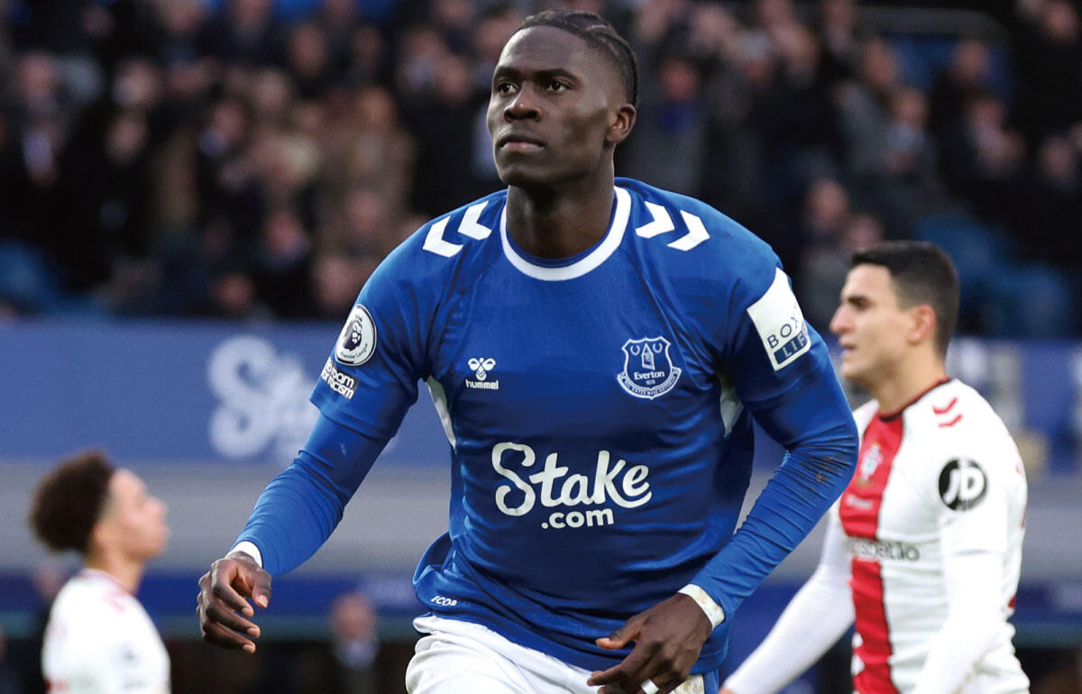 低迷するエバートンの中で異彩を放つ21歳