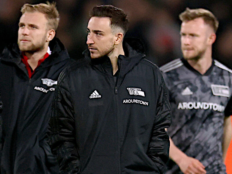 退団が決まったメーヴァルト(中央)