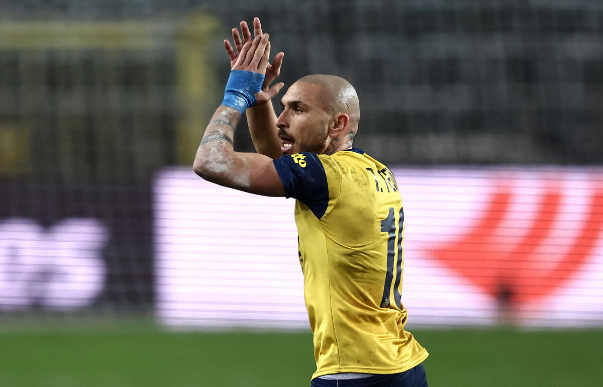 ロイヤル・ユニオン・サン=ジロワーズ三笘薫 公式ユニフォーム 三笘薫 ロイヤルユニオンサンジロワーズ ユニフォーム