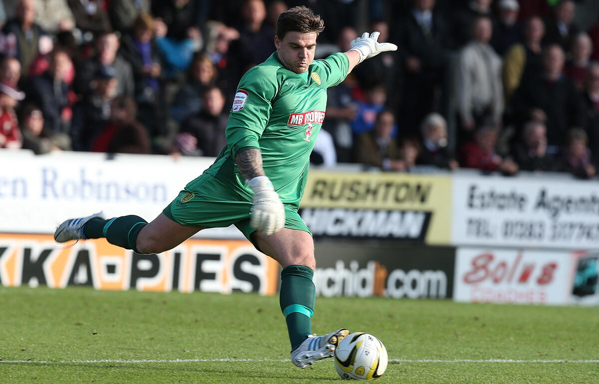 ガタイが良すぎたサッカー選手がボディビルダーに転身！人間離れした肉体に海外衝撃「信じられないような体格」 超ワールドサッカー！